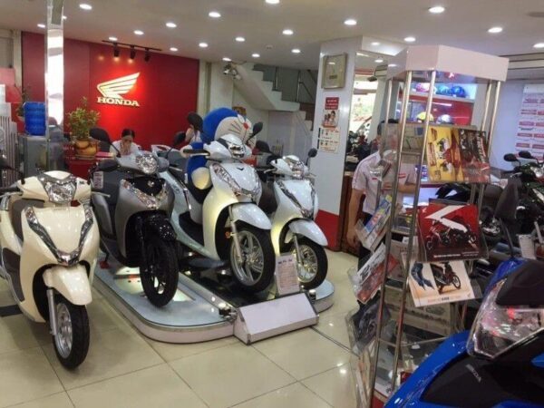 Loat xe Honda giam gia soc truoc ky nghi le 304 va 15