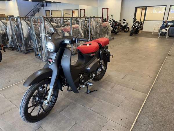 Mau xe may Honda Super Cub phien ban chau Au cap ben Viet Nam Nghe gia nga ngua - 3