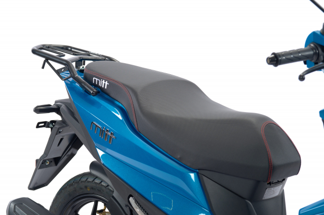 Mitt 125 Urban den tu Chau Au trong cu nhu con lai giua Vario va NVX - 16