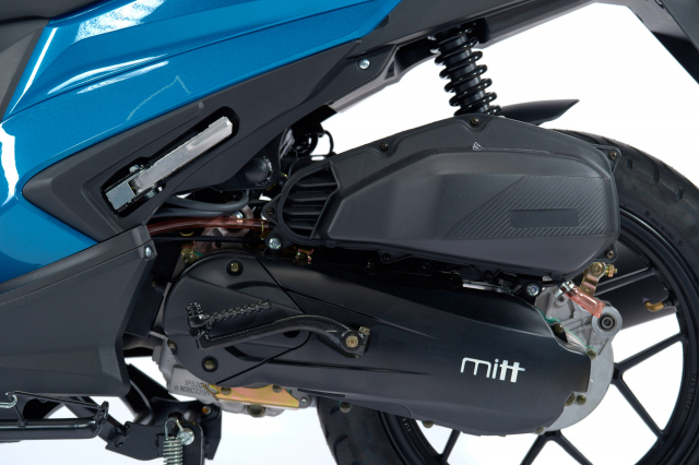 Mitt 125 Urban den tu Chau Au trong cu nhu con lai giua Vario va NVX - 17