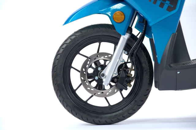 Mitt 125 Urban den tu Chau Au trong cu nhu con lai giua Vario va NVX - 20