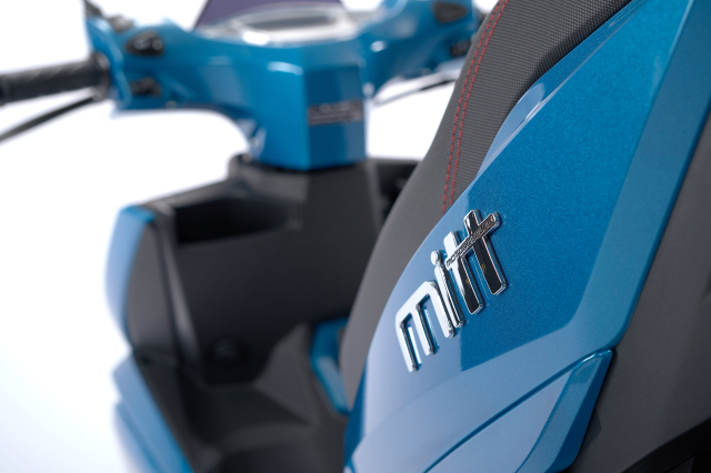 Mitt 125 Urban den tu Chau Au trong cu nhu con lai giua Vario va NVX - 21