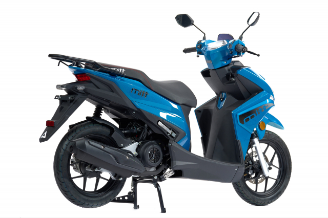Mitt 125 Urban den tu Chau Au trong cu nhu con lai giua Vario va NVX - 25