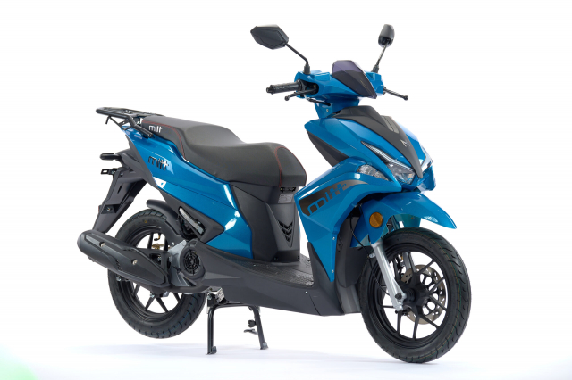 Mitt 125 Urban den tu Chau Au trong cu nhu con lai giua Vario va NVX - 28