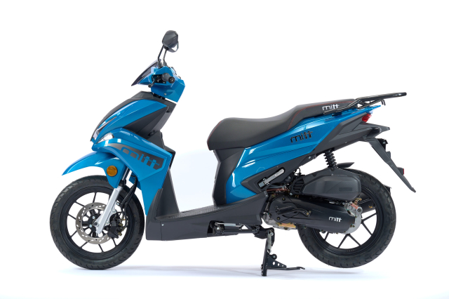 Mitt 125 Urban den tu Chau Au trong cu nhu con lai giua Vario va NVX - 29