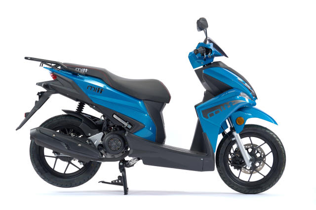 Mitt 125 Urban den tu Chau Au trong cu nhu con lai giua Vario va NVX - 30