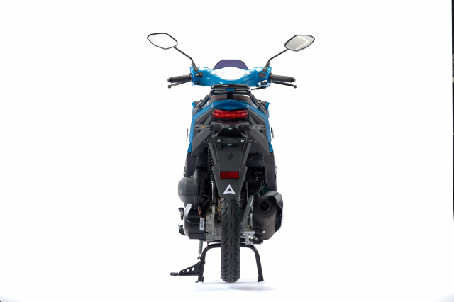 Mitt 125 Urban den tu Chau Au trong cu nhu con lai giua Vario va NVX - 27