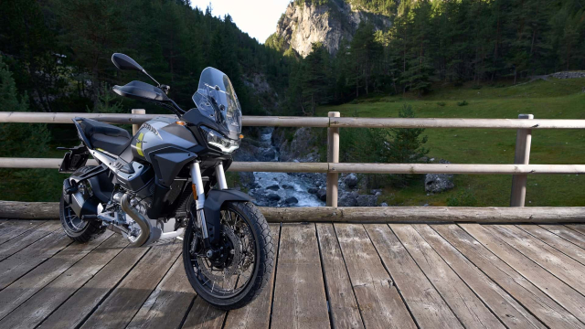 Moto Guzzi gioi thieu Stelvio truoc them su kien EICMA 2023 - 5
