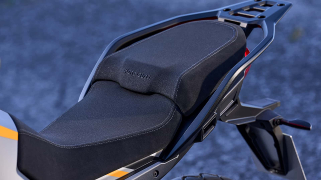 Moto Guzzi gioi thieu Stelvio truoc them su kien EICMA 2023 - 11