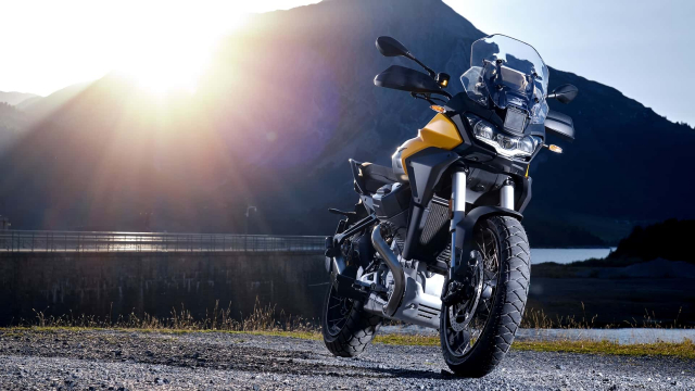 Moto Guzzi gioi thieu Stelvio truoc them su kien EICMA 2023 - 4