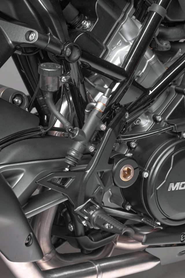 Moto Morini Corsaro 750 Su tinh te cua thuong hieu Y da tro lai - 25