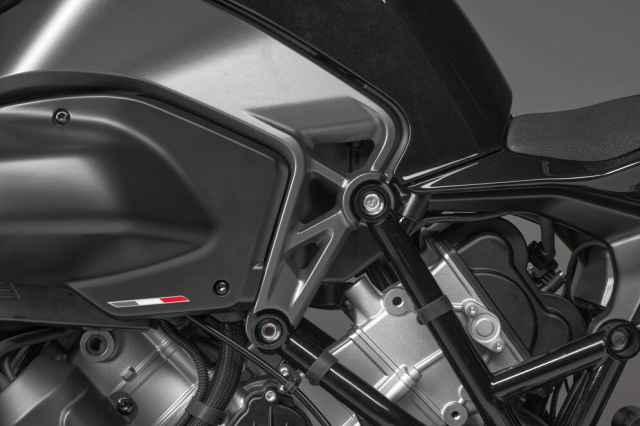 Moto Morini Corsaro 750 Su tinh te cua thuong hieu Y da tro lai - 20