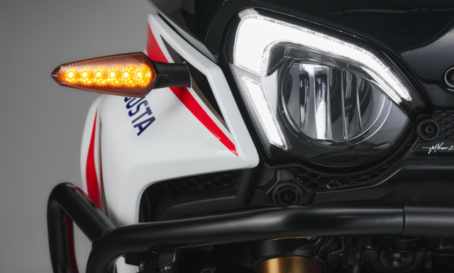 MV Agusta trinh lang LXP Orioli ADV 2024 sau bao nam ap u - 5