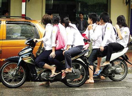 Nen co bai sat hach truoc khi cho hoc sinh chay xe 50cc - 5