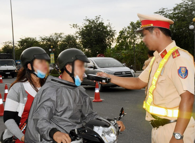 Nguoi co nong do con se bi phat bao nhieu tien