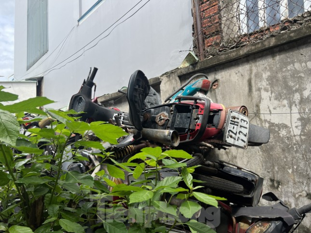 Nhieu xe may bi bo roi tai cac ben xe quanh Sai Gon - 19