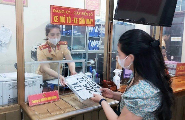 Nhung dieu kien de duoc cap lai bien so dinh danh cu cho xe moi - 3