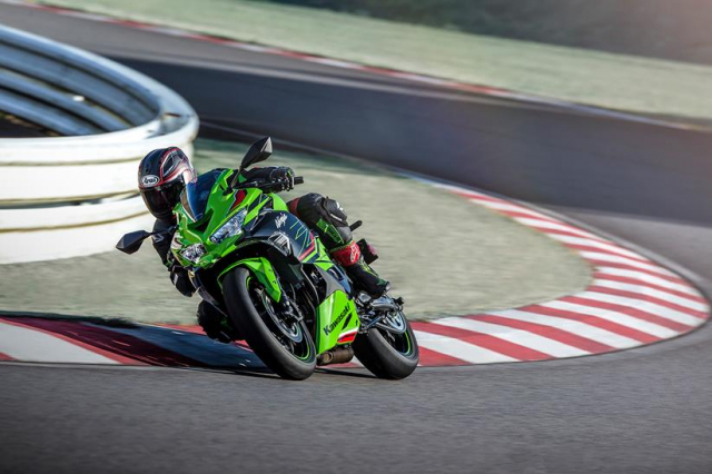 Nhung tiet lo moi ve Kawasaki Ninja ZX4RR - 3