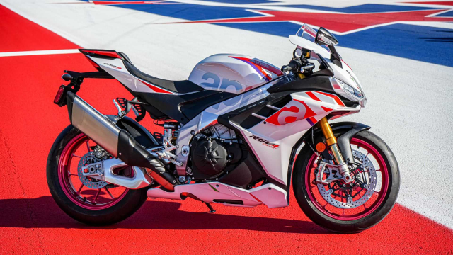 Phien ban dac biet cua Aprilia RSV4 Factory 2023 va Tuono Factory 2023 xuat hien tai COTA - 7