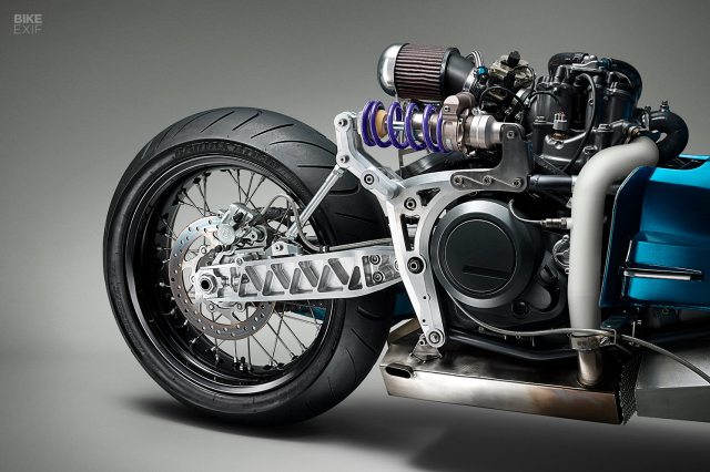 PiperMoto J Sieu xe tay ga so huu toc do 200 kmh voi dong co KTM 690 - 5