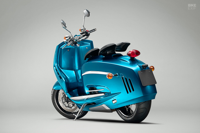 PiperMoto J Sieu xe tay ga so huu toc do 200 kmh voi dong co KTM 690 - 10