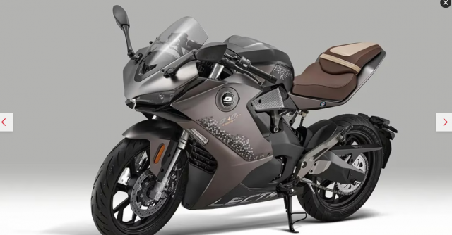 QJMotor OAO mau Sportbike trang bi dong co dien co gia chua den 100 trieu Dong