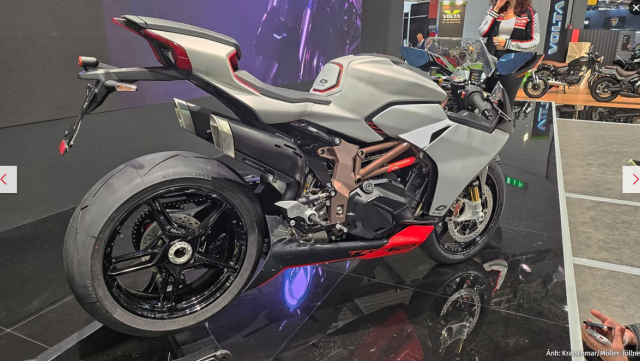 QJMotor SRK 900 RR va SRK 1000 RC trinh lang su dung cong nghe cua MV Agusta - 7