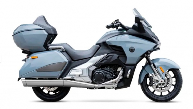 Ra mat ban sao Honda Gold Wing voi dong co VTwin 600cc - 3