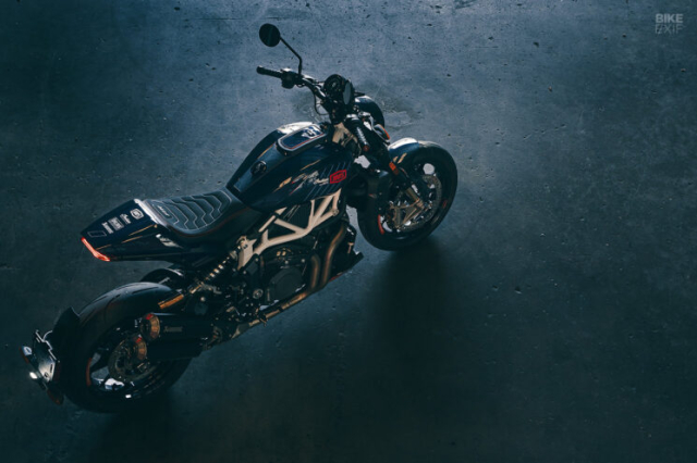 Ra mat phien ban gioi han INDIAN FTR x 100 R Carbon - 7