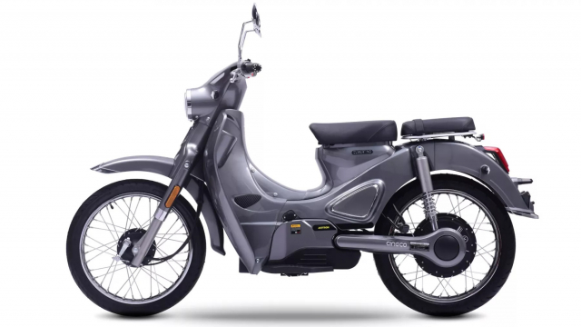 Super Cub lo dien phien ban 2 cang khong can xang van chay duoc - 12