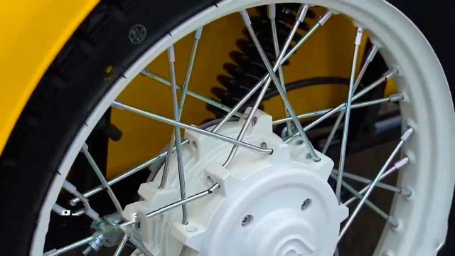 Super Cub xuat hien voi cau hinh BA BANH Gia ban hon 50 trieu dong - 5