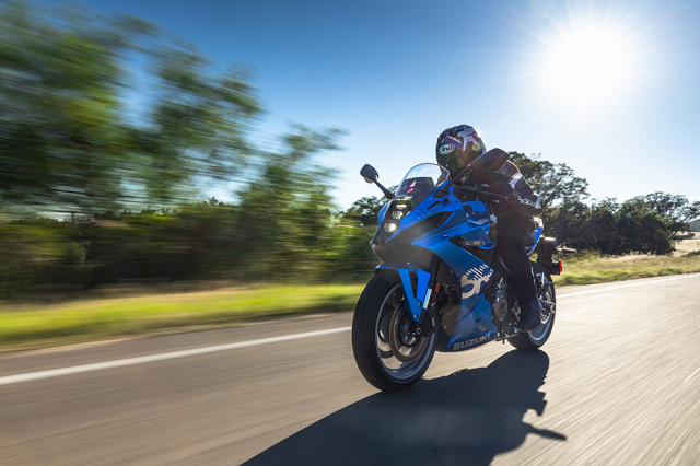 Suzuki GSX8R 2024 hoan toan moi lo dien thach dau Yamaha R7 - 10