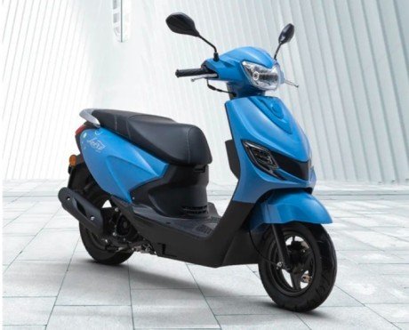 Suzuki tung ra mau xe tay ga gia re dac biet hop voi NAM LUN - 7