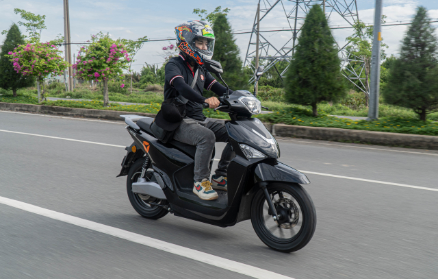 Trai nghiem tot tren xe may dien Yadea Voltguard 2023 - 9