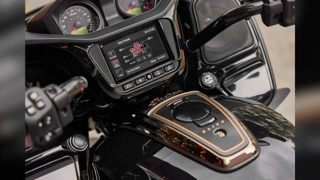 Trinh lang phien ban gioi han Indian Pursuit Elite Chieftain Elite 2023 - 17