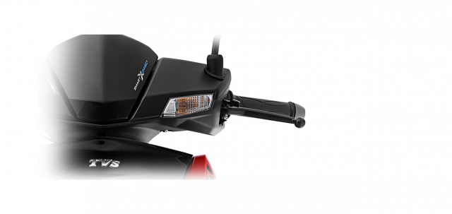 TVS NTORQ 125 Race XP chi co 32 trieu nhung lai so huu dong ho van nang