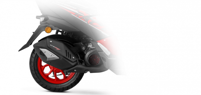 TVS NTORQ 125 Race XP chi co 32 trieu nhung lai so huu dong ho van nang - 15