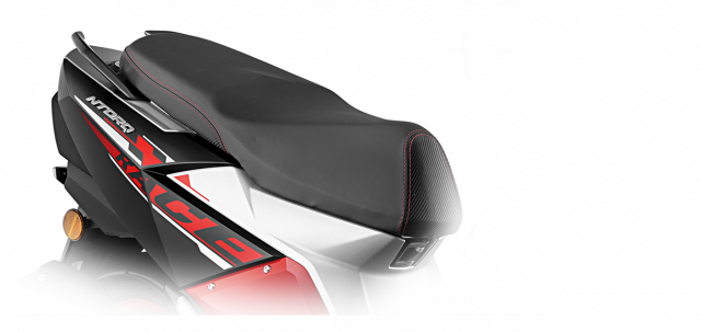TVS NTORQ 125 Race XP chi co 32 trieu nhung lai so huu dong ho van nang - 17