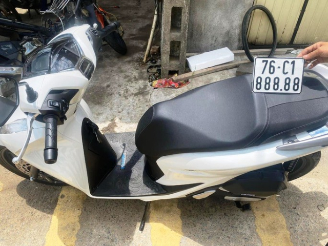 Xe Honda SH bam duoc bien so ngu quy 8 - 3