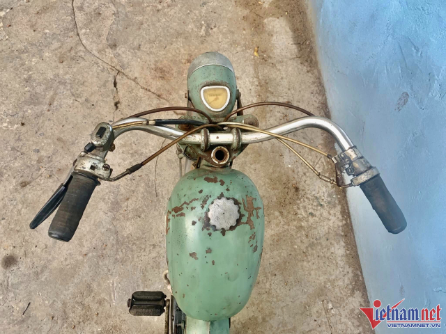 Xe may co Sachs Ischia ri set van co gia dat do ngang Honda SH - 3