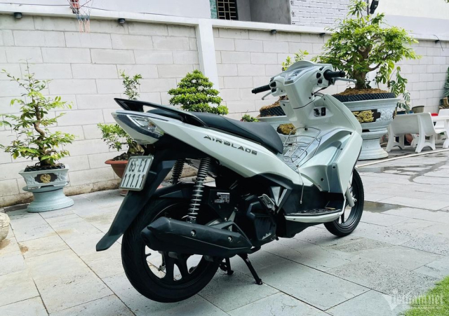 Xe tay ga Honda Air Blade 2015 bien ngu quy 1 gia sieu dat 150 trieu dong - 3