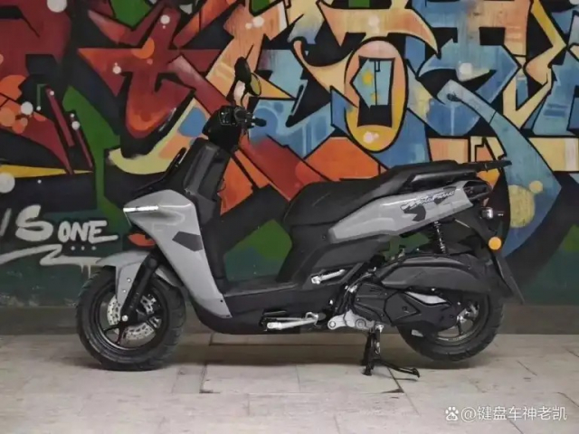 Xuat hien mau xe tay ga 150cc kieu dang tao bao den tu nuoc lang gieng - 3