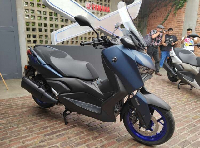 Yamaha XMax 250 2023 hien da co mat tai Dong Nam A voi gia tu 120 trieu dong - 4