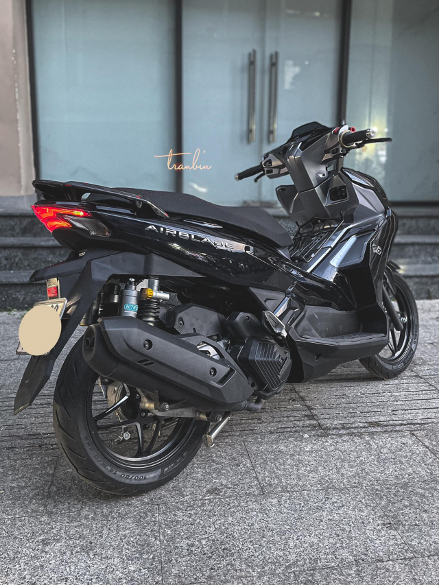 Air Blade do heo thang cua xe con tay khien dan chan tro nen vo cung doc la - 17