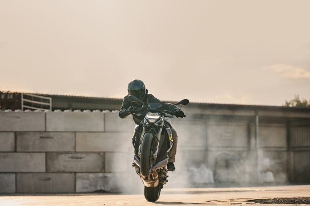 BMW dong loat nang cap danh cho BMW F900R S1000R R1250R 2024 - 7