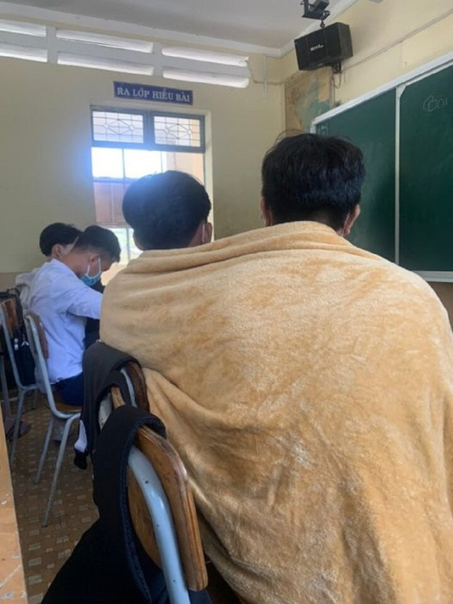 Cach chong ret dac biet cua nguoi dan mien bac khi tham gia giao thong - 15