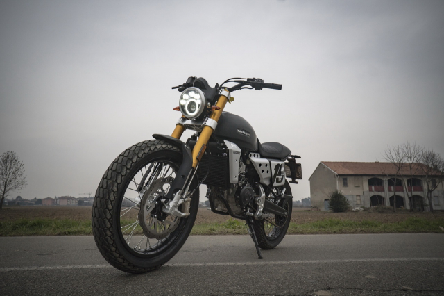 Can canh Fantic Caballero 125 den tu Y So huu dong co Yamaha co san co Titan - 3