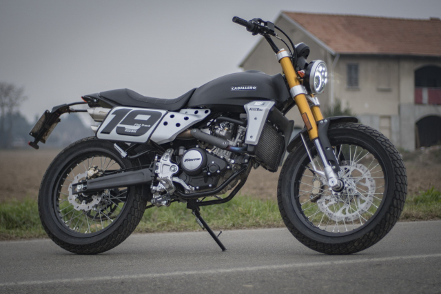 Can canh Fantic Caballero 125 den tu Y So huu dong co Yamaha co san co Titan - 23