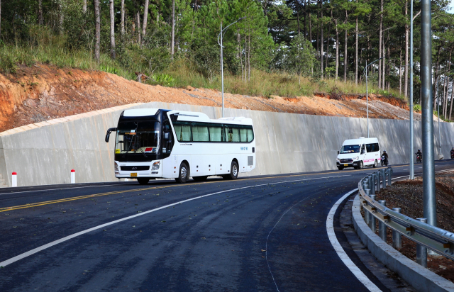 Deo Prenn da thong xe 3km cuoi tuyen - 7