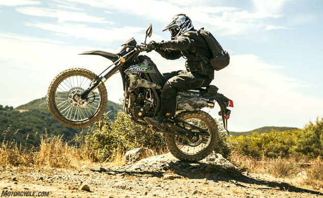 Do xe bang tien xac xe thi Kawasaki KLX 250 co nhung gi